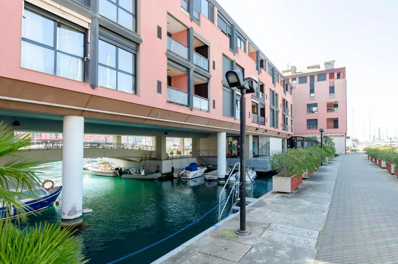 Dock Of The Bay Genova, Stylish Apartment In The Heart Of Genoa With Air Conditioning, Private Free Garage, Harbour View