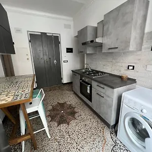 Grey House Genova